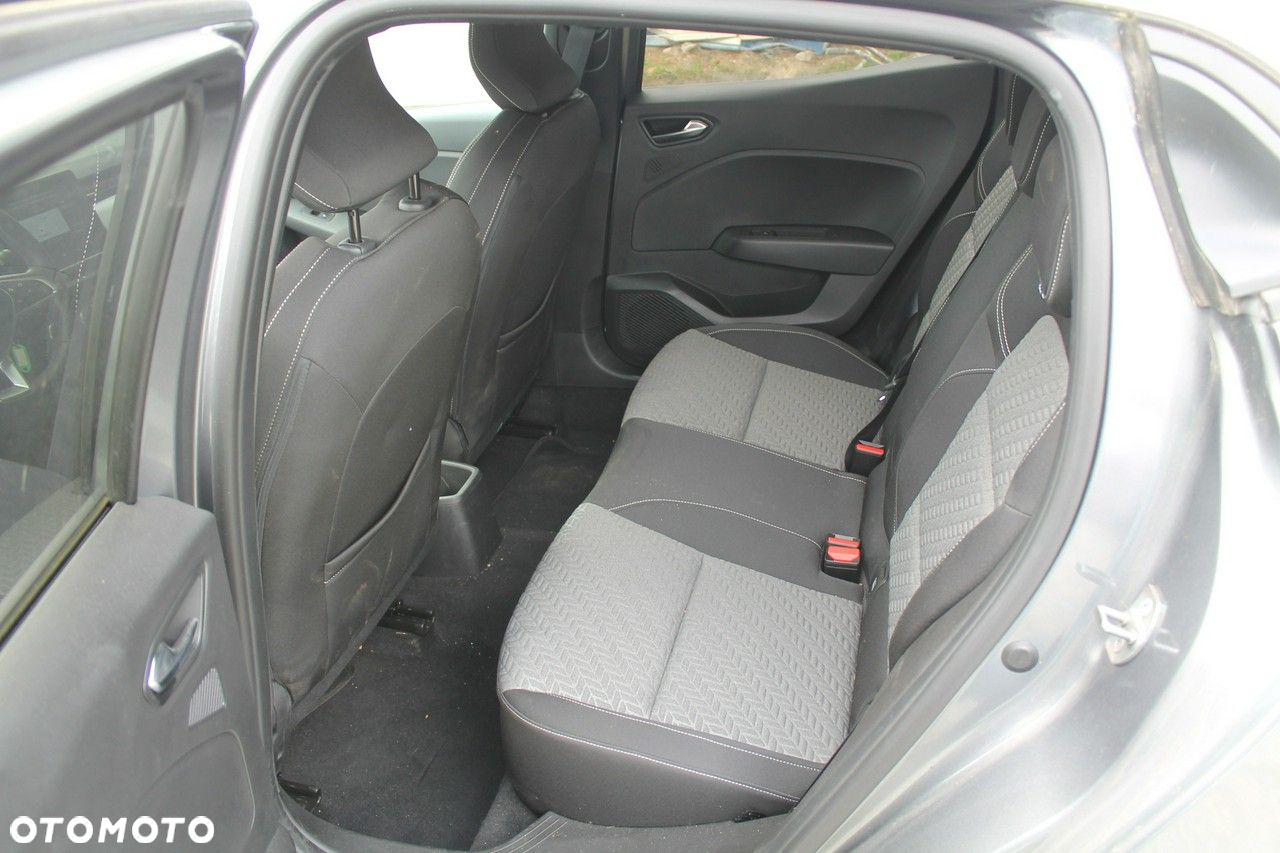 Renault Clio - 10