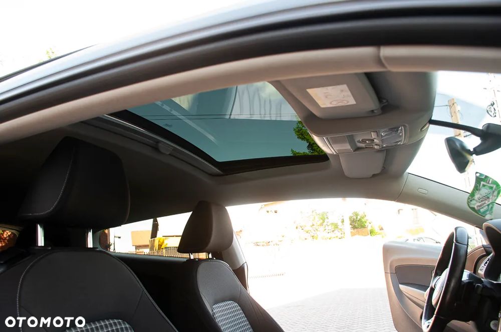 Volkswagen Scirocco 2.0 TSI (BlueMotion Technology) DSG - 27