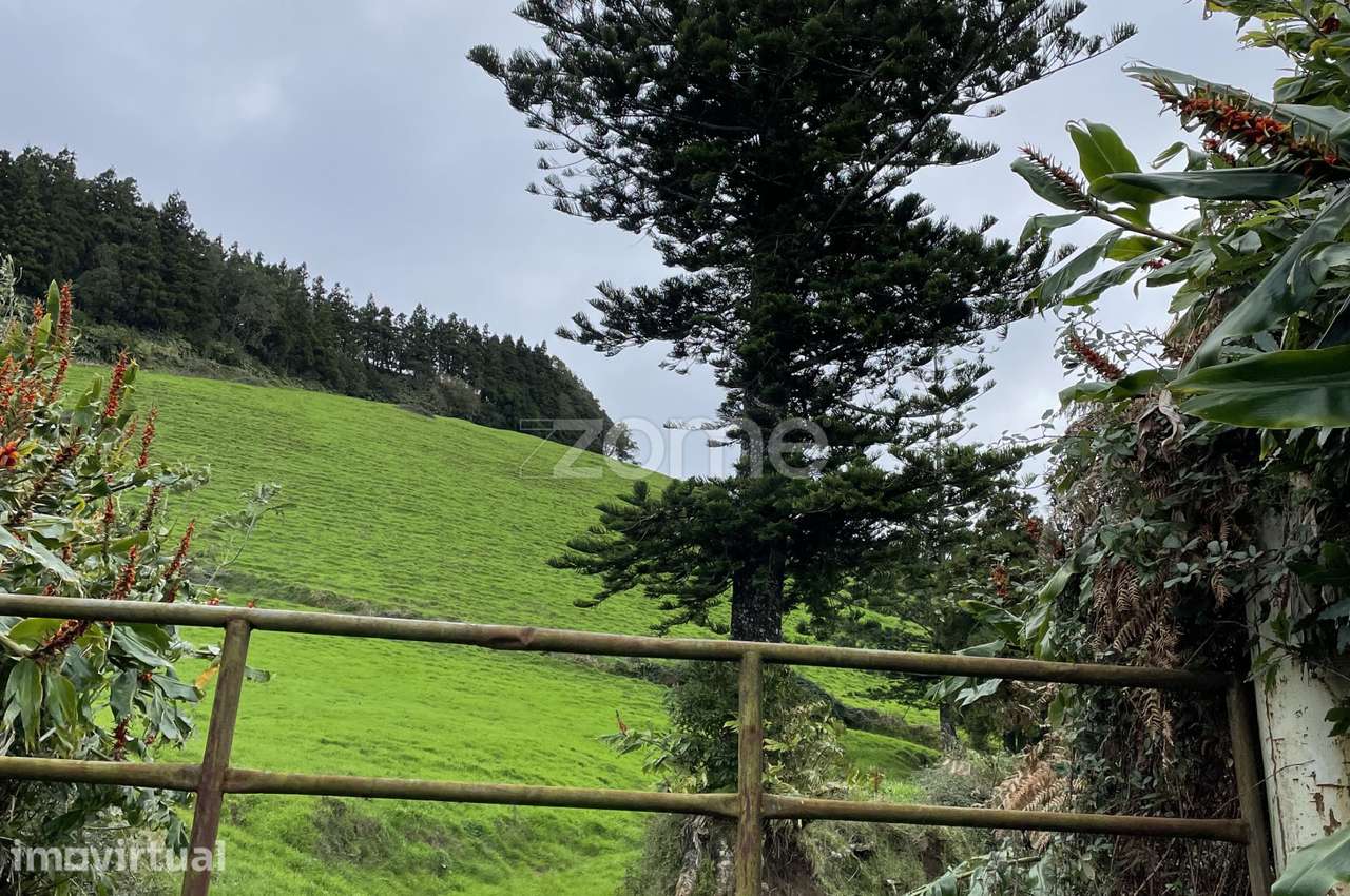 Terreno misto com área total de 712.500m2, na Ribeira Grande - Grande imagem: 3/23