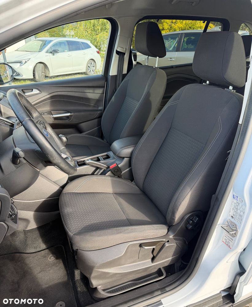 Ford Grand C-MAX - 17