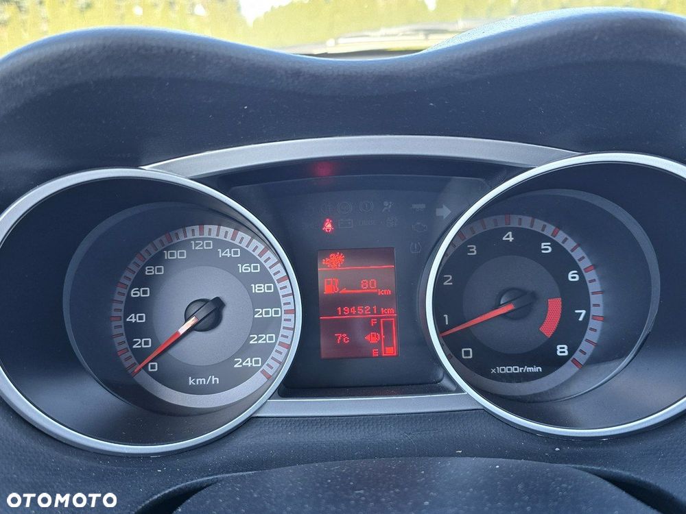 Mitsubishi Outlander - 28