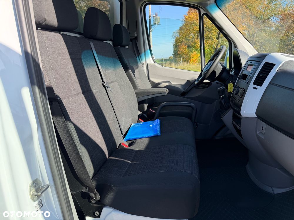 Mercedes-Benz Sprinter - 28