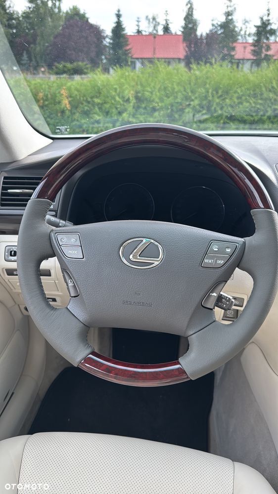 Lexus LS 460 Elite - 14