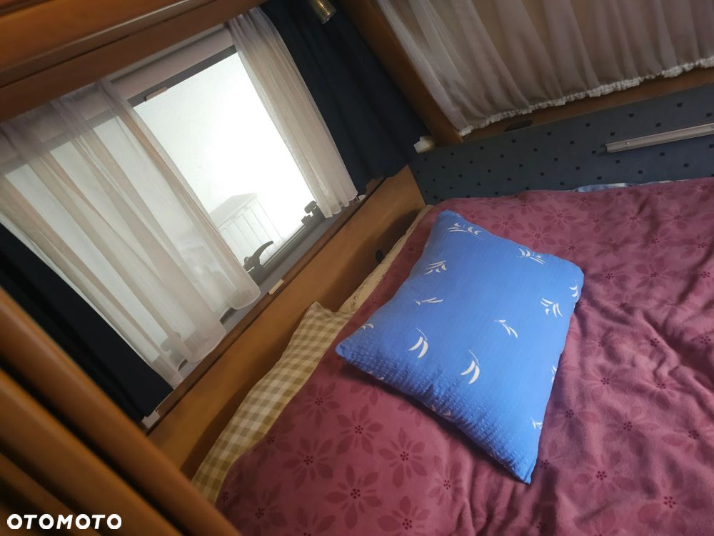 Hymer-Eriba Nova Swing 462A - 38