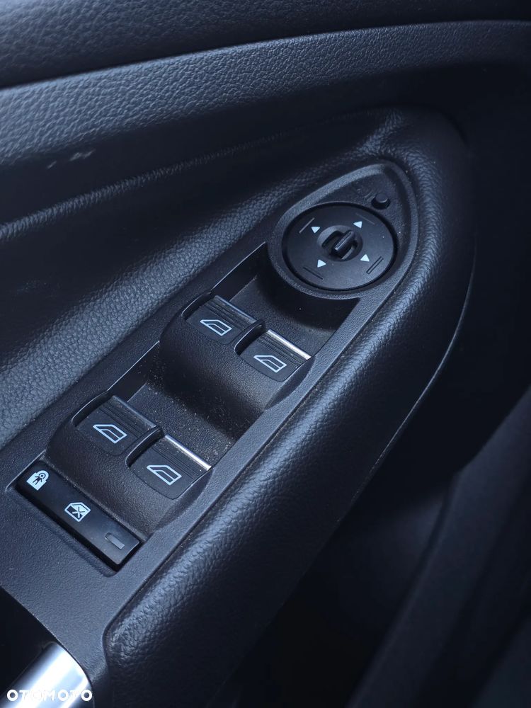 Ford Kuga 1.5 EcoBoost 2x4 Titanium - 31