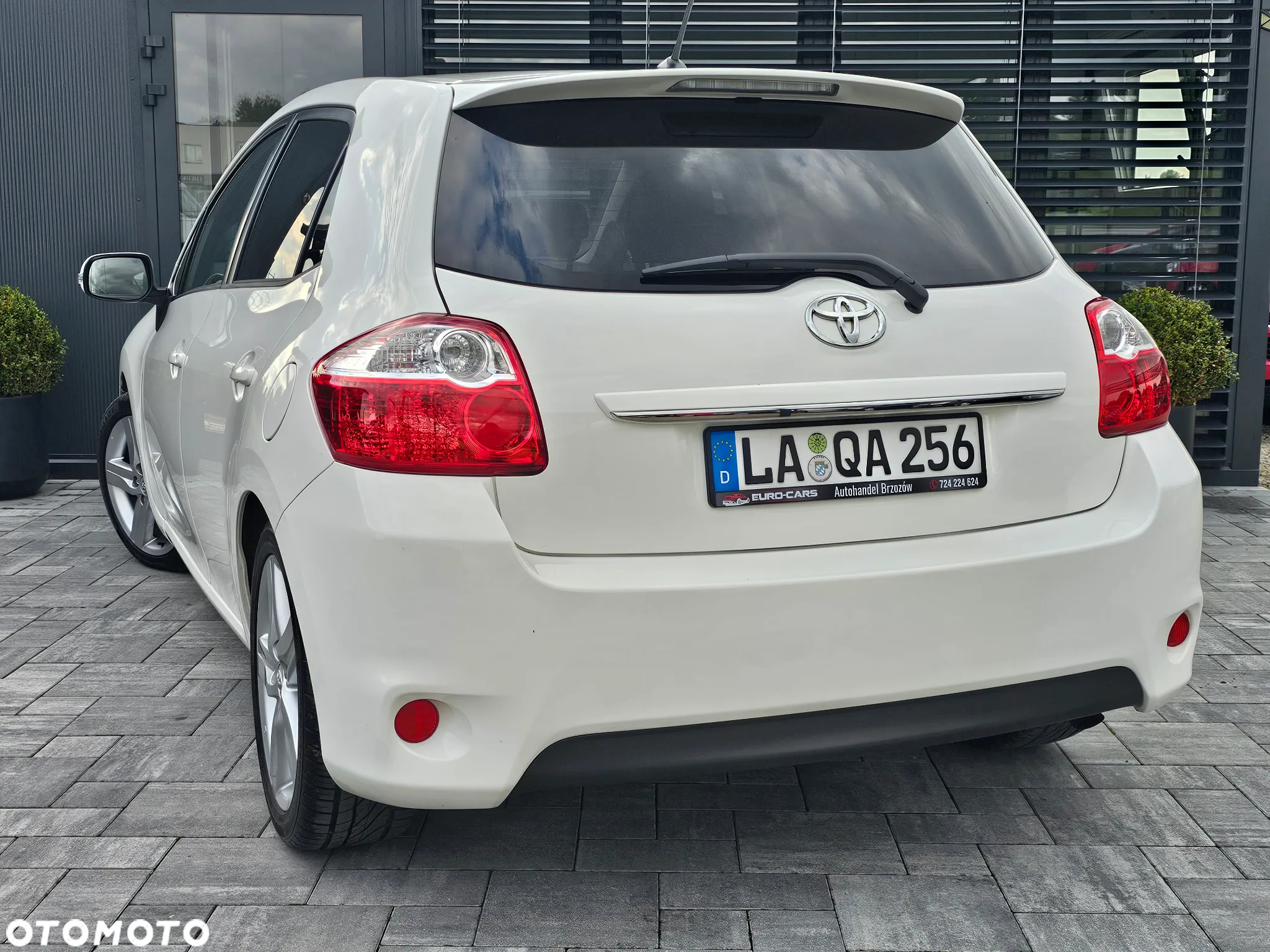 Toyota Auris 1.6 Premium - 4