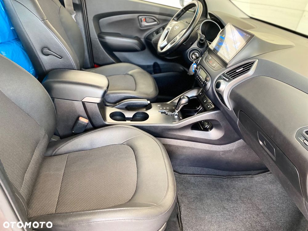 Hyundai ix35 2.0 CRDi 4WD Automatik Fifa World Cup Gold Edition - 13