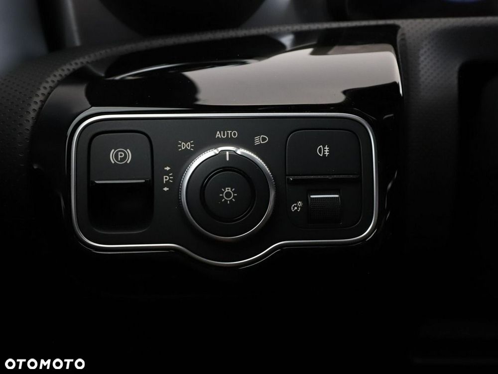 Mercedes-Benz CLA 200 d 8G-DCT AMG Line - 35