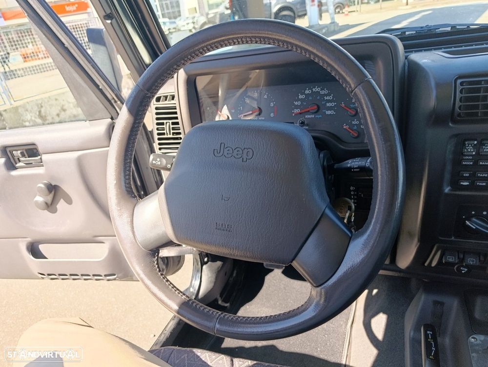 Jeep Wrangler 2.5 Hard Top - 9
