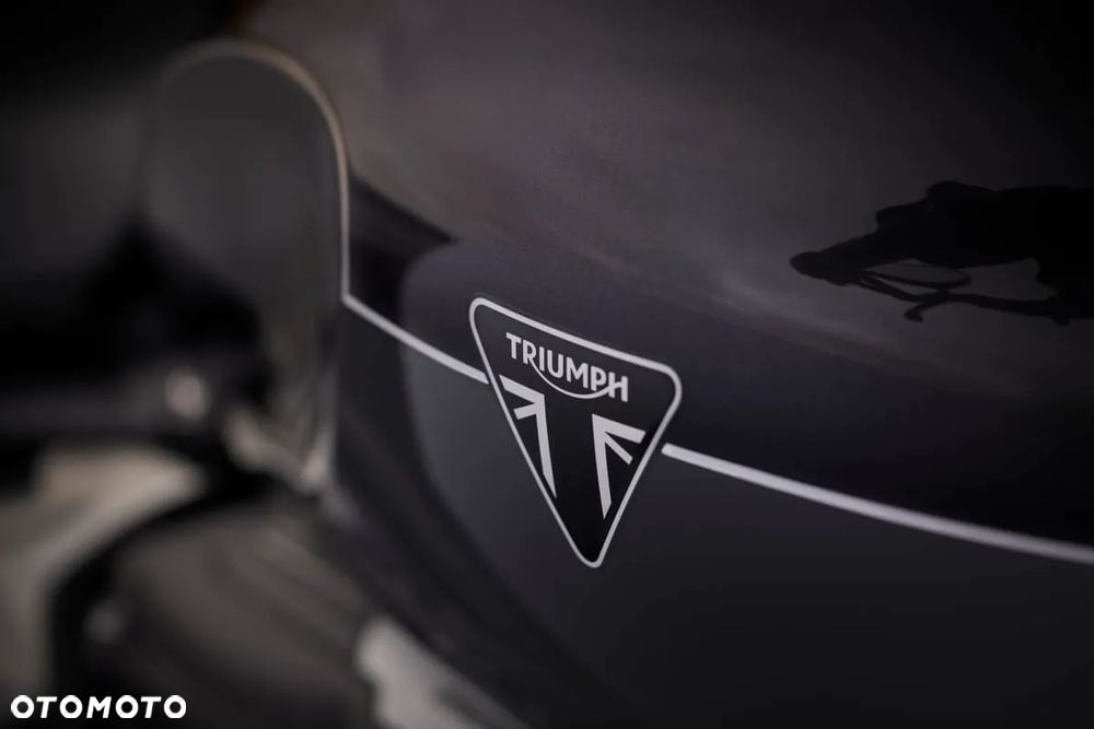 Triumph Rocket - 11