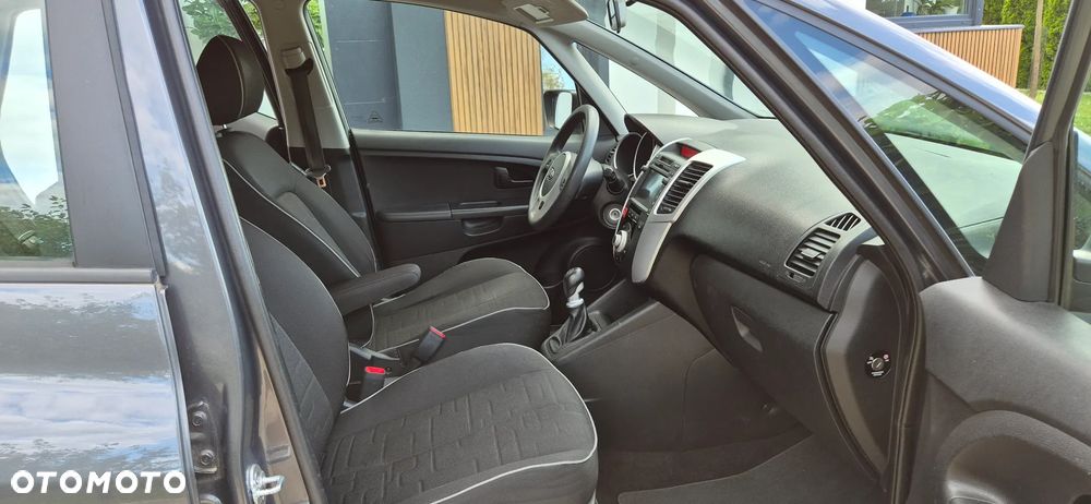 Kia Venga - 15