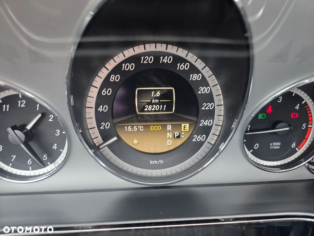 Mercedes-Benz Klasa E 220 CDI DPF BlueEFFICIENCY 7G-TRONIC Avantgarde - 12