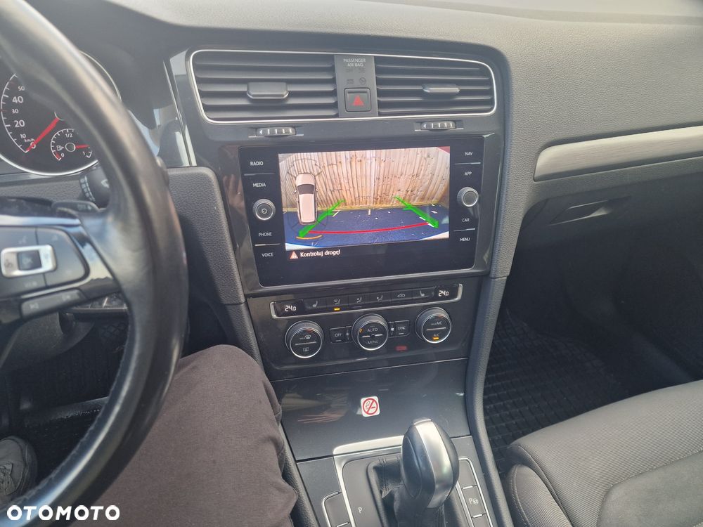 Volkswagen Golf - 2