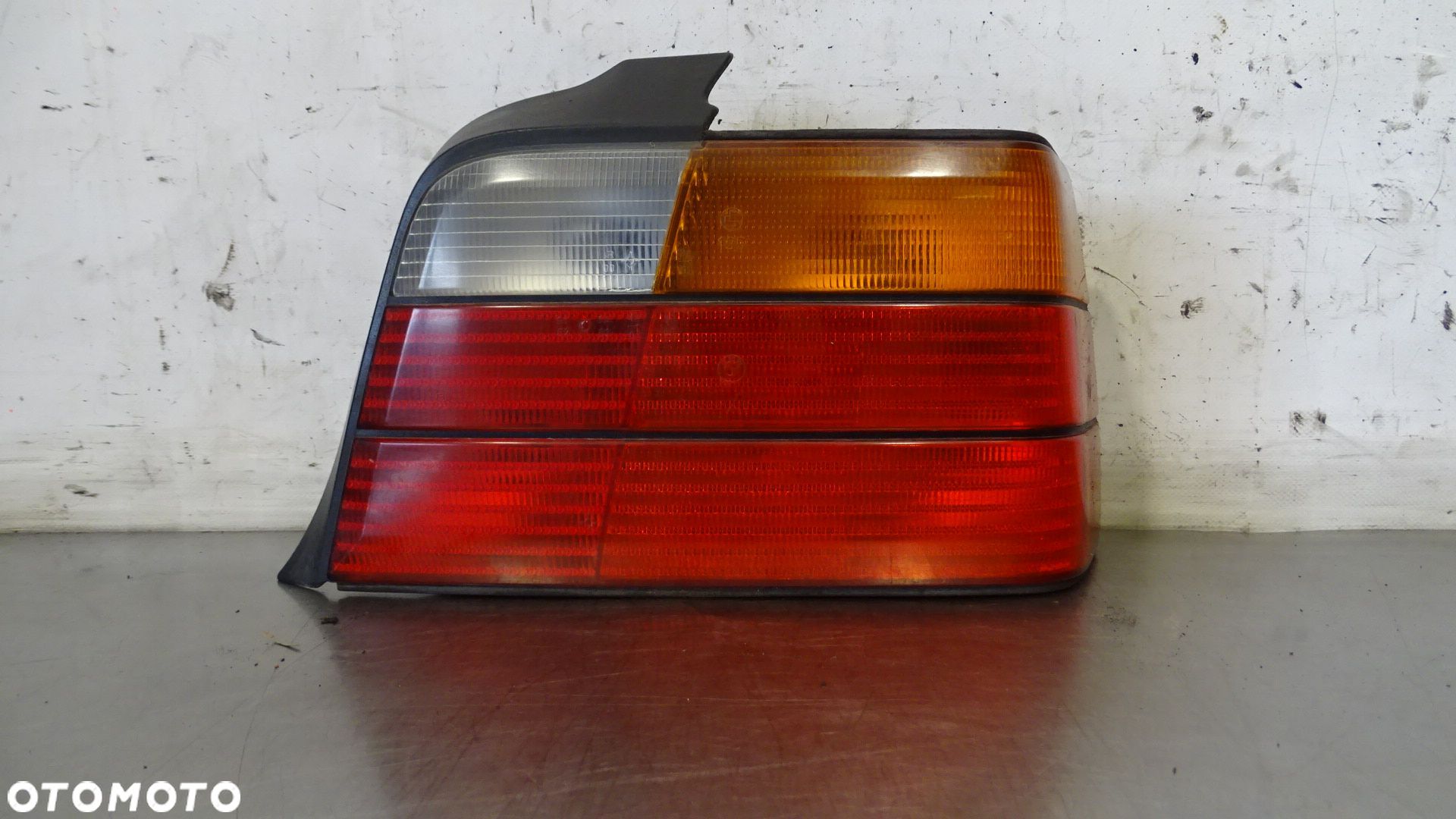 LAMPA PRAWA TYLNA BMW E36 1.8 - 1