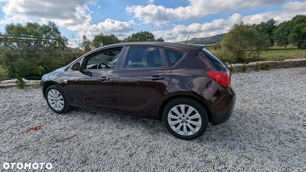 Opel Astra - 11