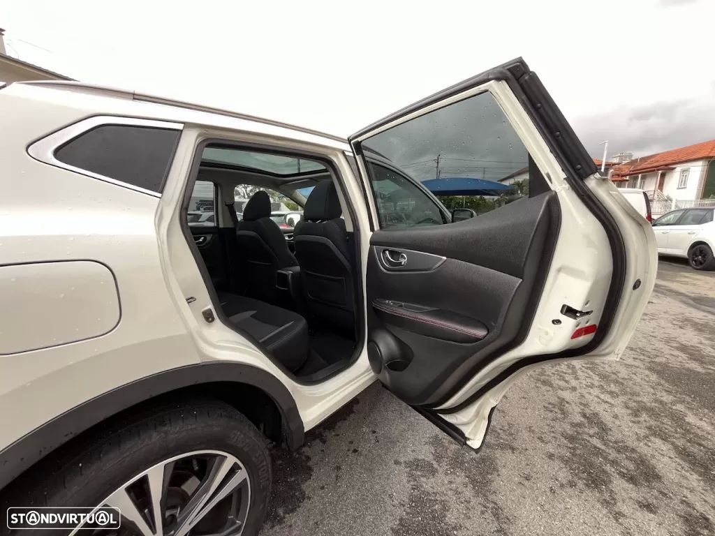 Nissan Qashqai 1.5 dCi N-Connecta 18 - 37
