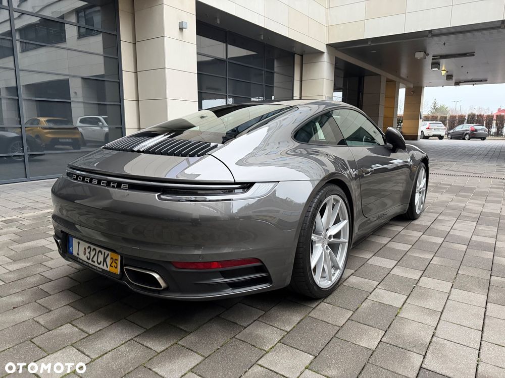 Porsche 911 Carrera - 5