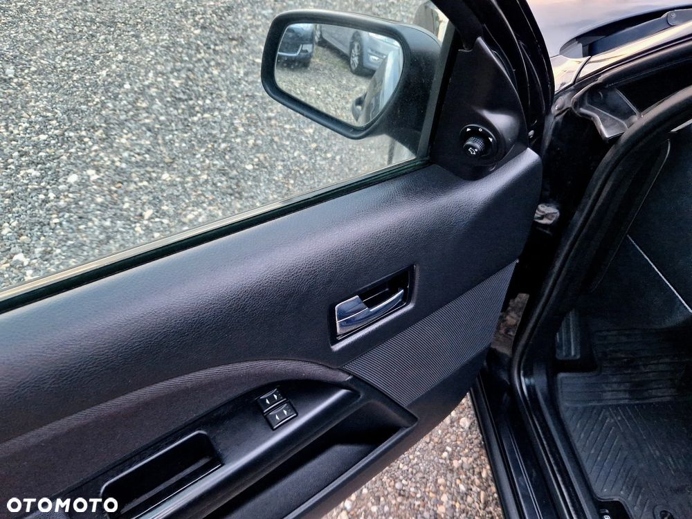 Ford Mondeo 1.8 Turnier Ghia - 16