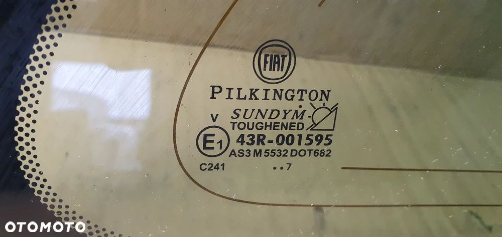 Szyba prawy tył tylna prawa karoseryjna Fiat 500 AS3 07r - 5