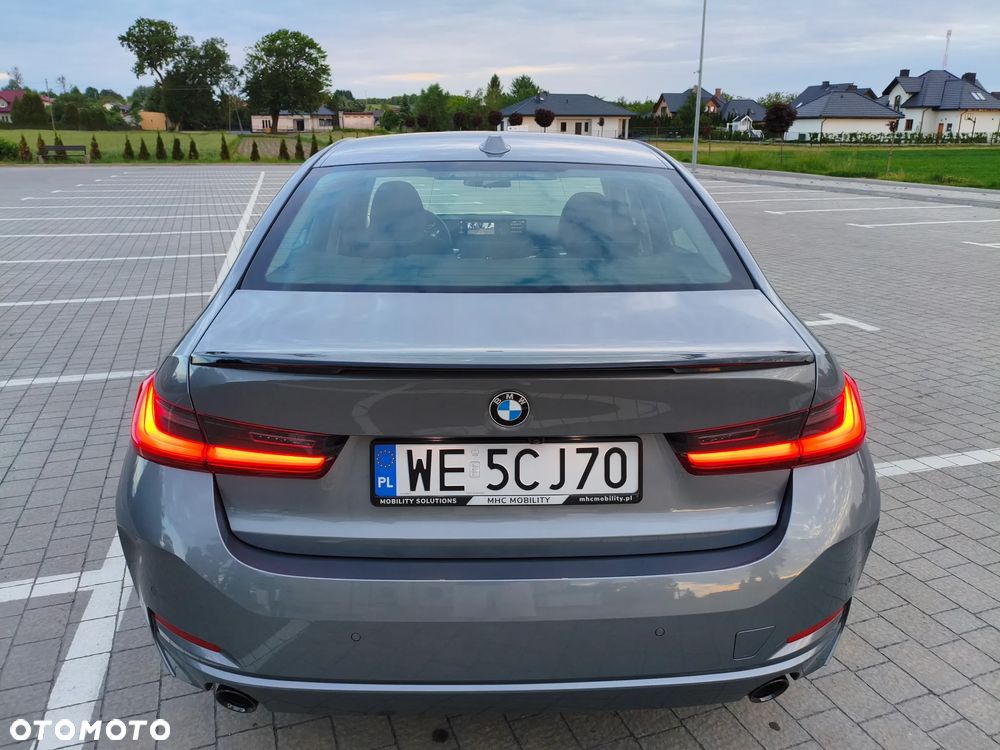 BMW Seria 3 320d xDrive mHEV - 15
