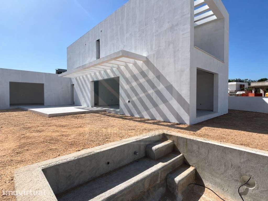 Arquitetura Diferenciada | Moradia Isolada T4 (3 Suítes) | Piscina ... - Grande imagem: 2/19