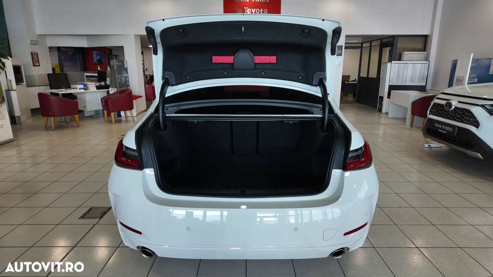 BMW Seria 3 318i Aut. Sport Line - 36