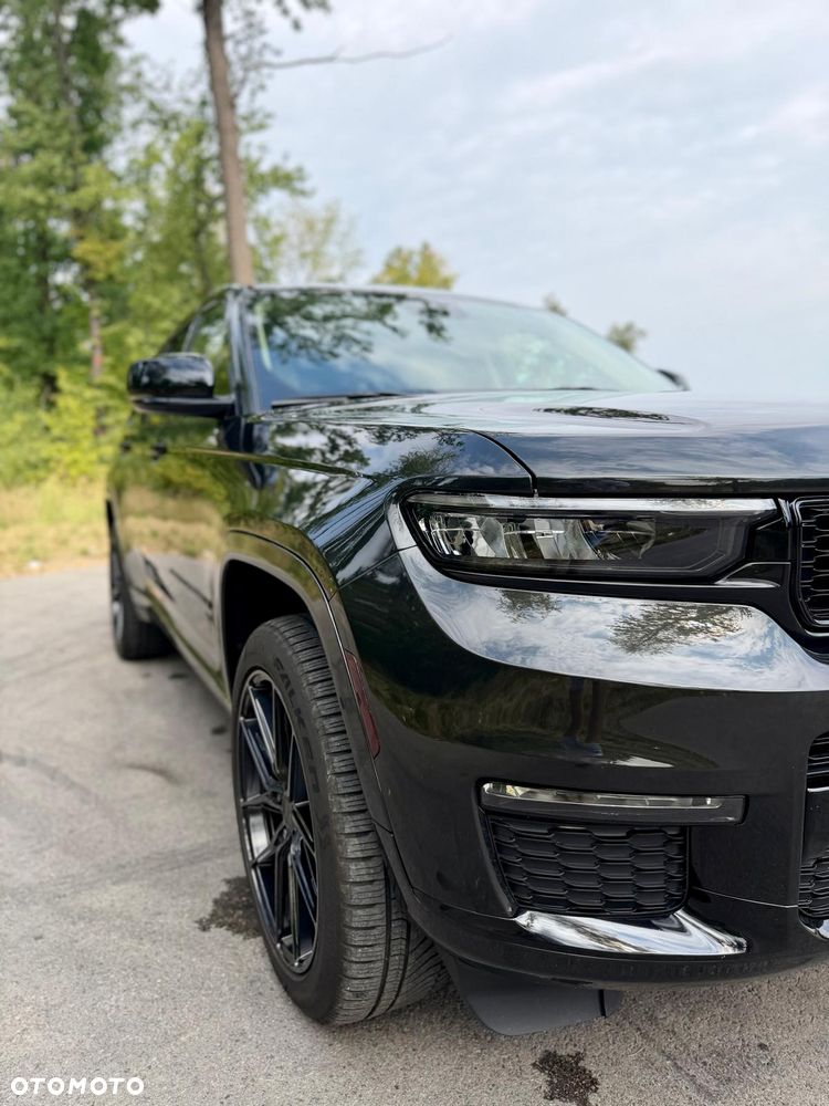 Jeep Grand Cherokee - 22
