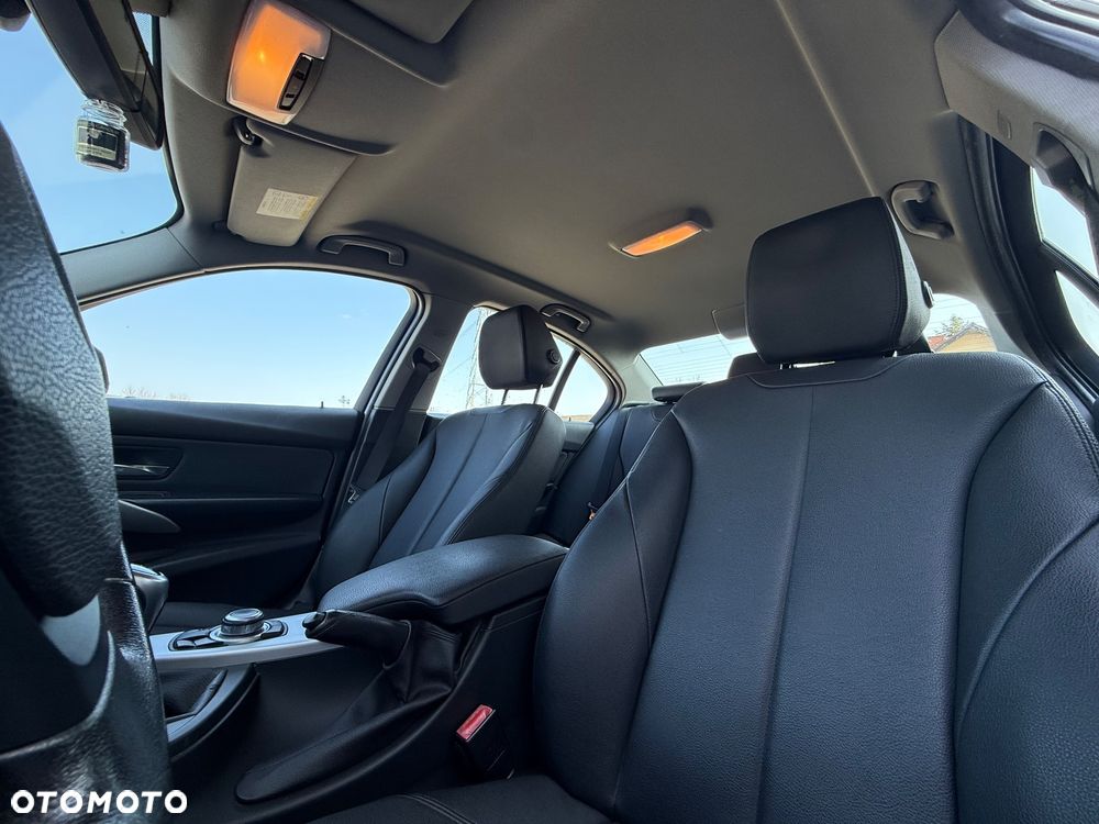 BMW Seria 3 318d Luxury Line - 21