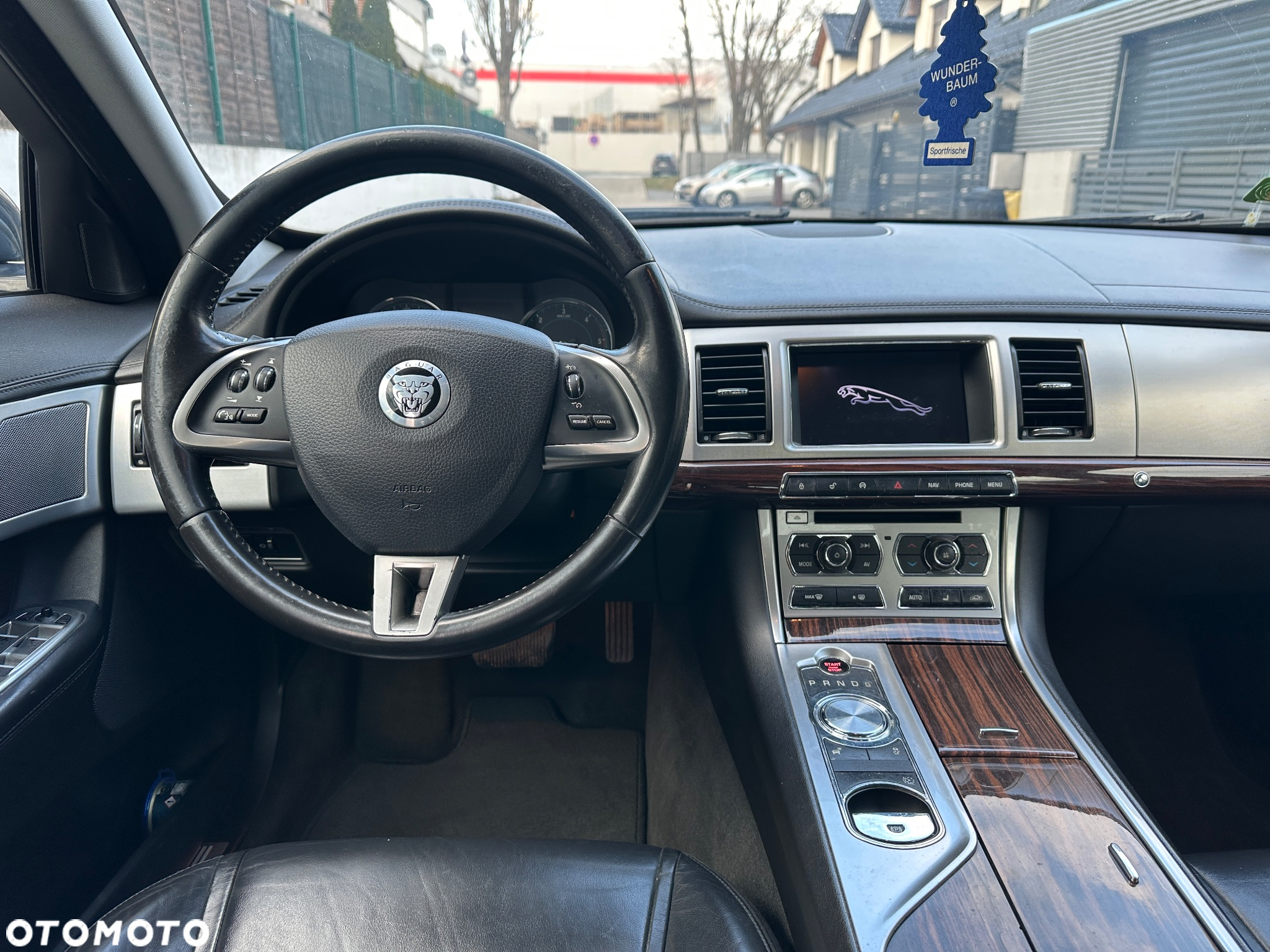 Jaguar XF 2.2 D Premium Luxury - 19