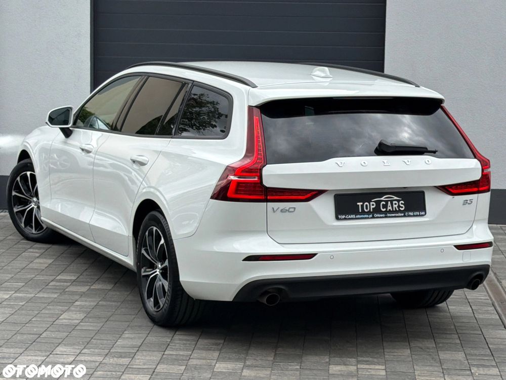 Volvo V60 B3 B DKG Momentum - 34