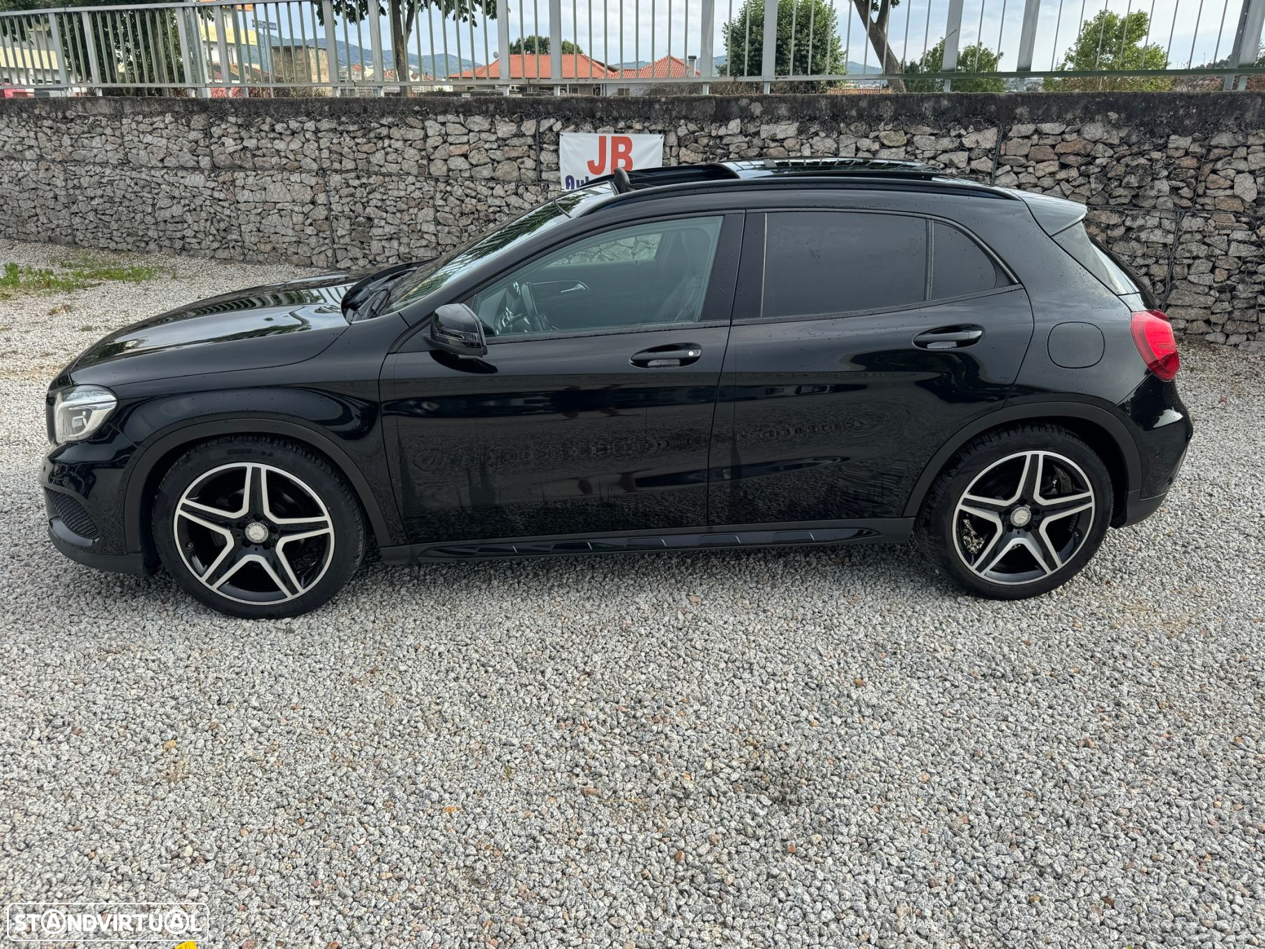 Mercedes-Benz GLA 200 - 5