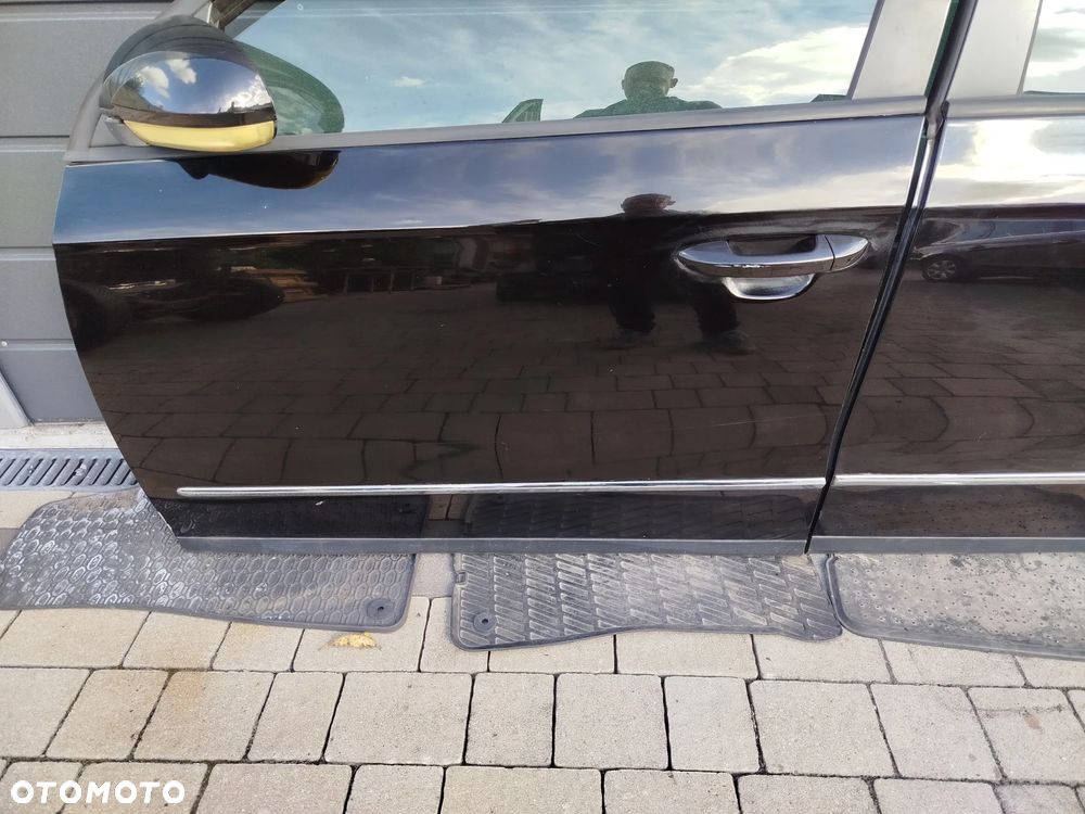 VW Passat B5  FL drzwi prawe tylne LC9Z - 6