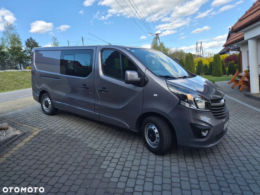 Opel Vivaro - 1