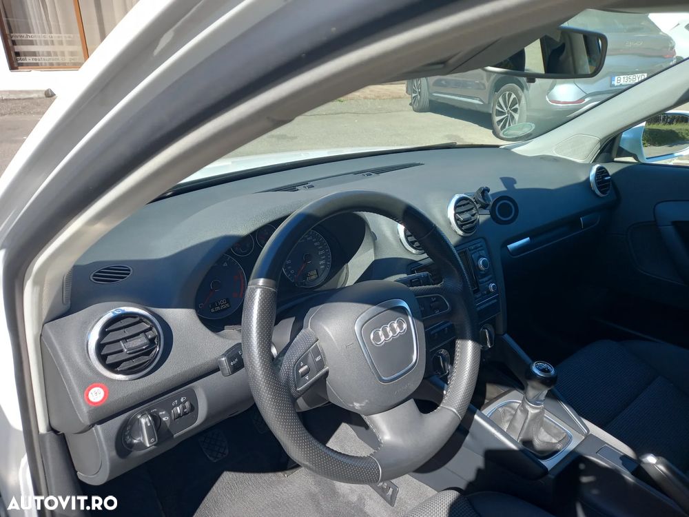 Audi A3 Sportback 2.0 TDI DPF S line Sportpaket - 11