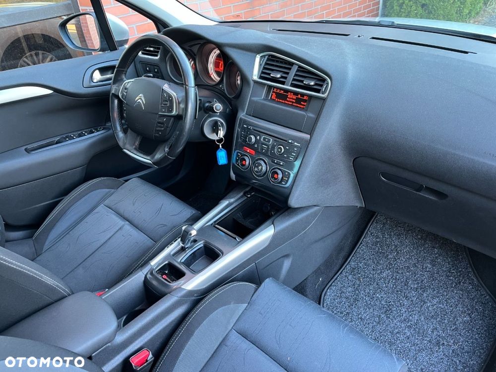Citroën C4 e-HDi 110 EGS6 Stop/Start System Selection - 8