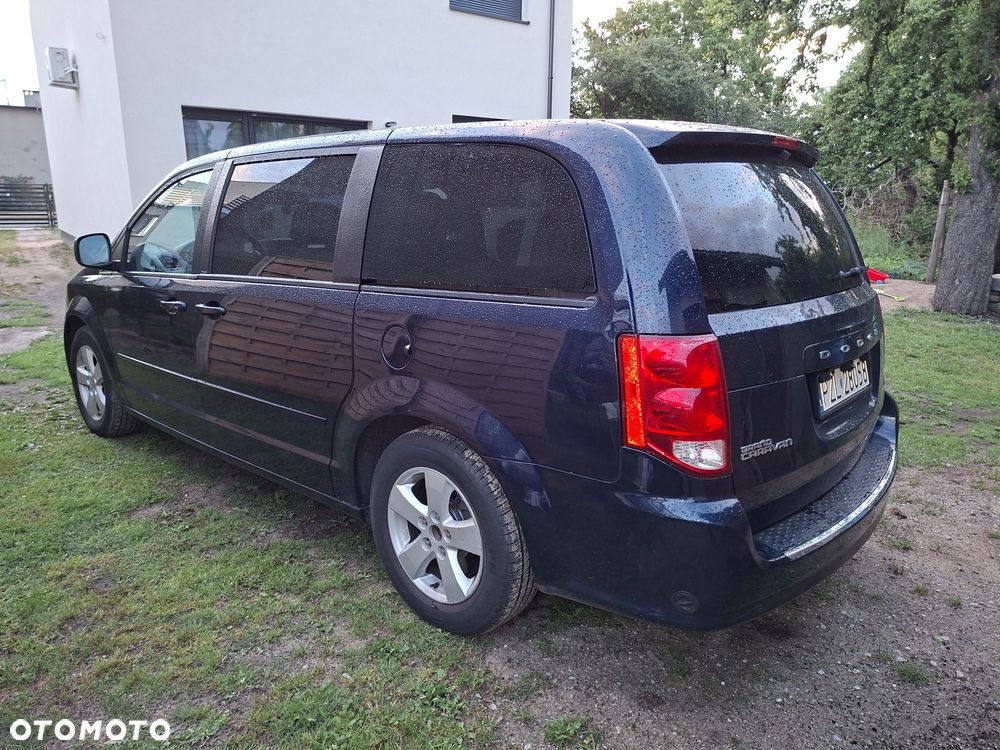 Dodge Caravan - 4