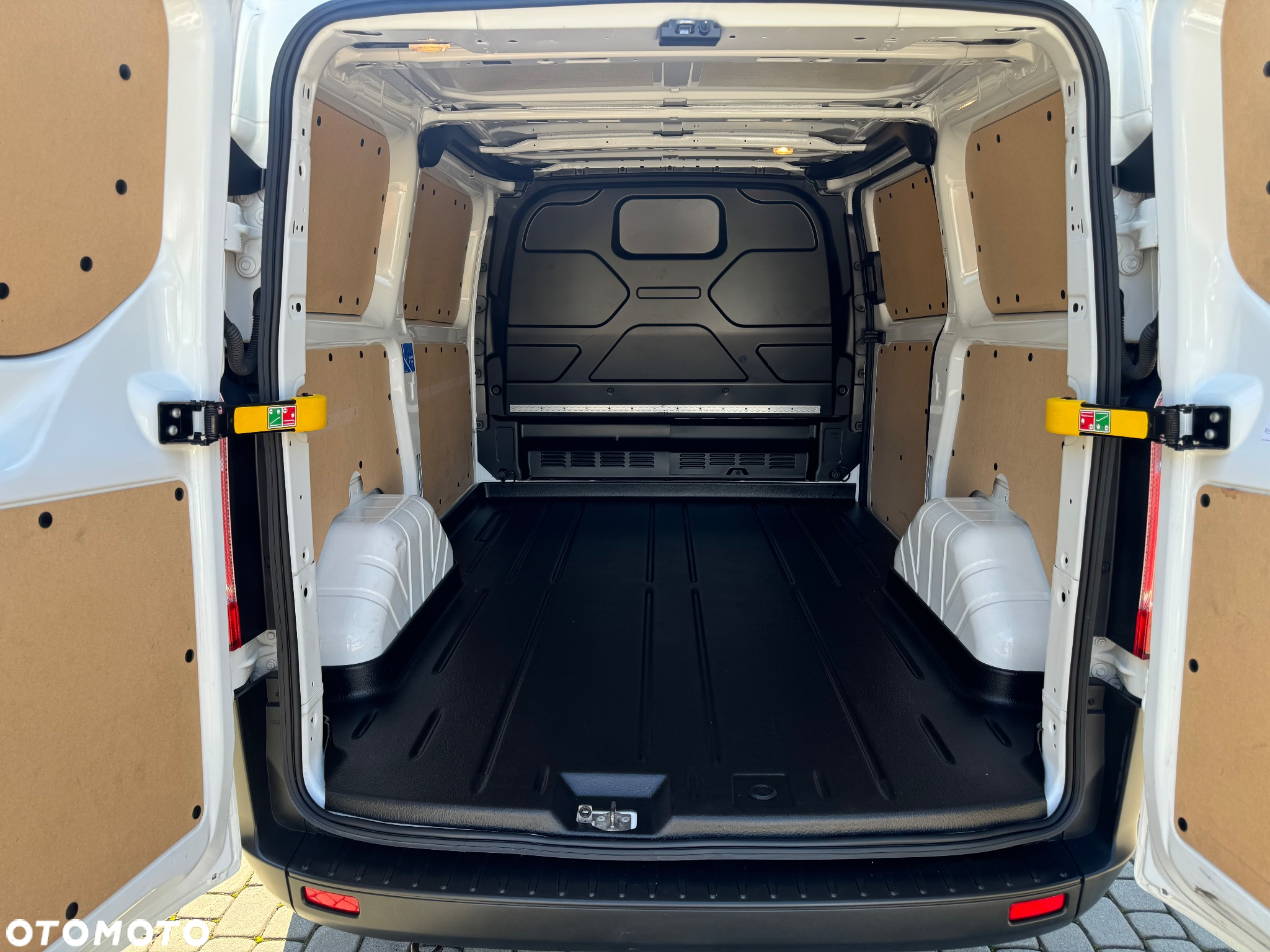 Ford Transit Custom - 11