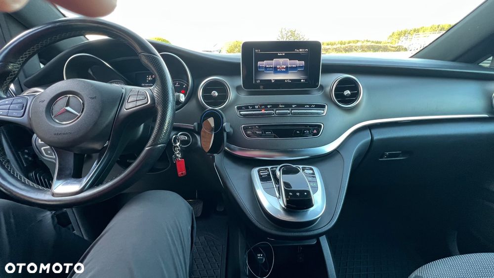 Mercedes-Benz Klasa V 220 CDI lang 7G-TRONIC Avantgarde Edition - 12