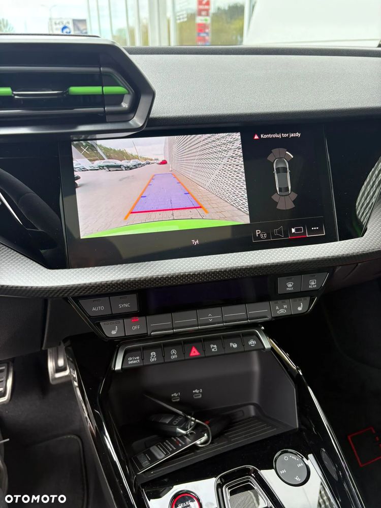 Audi RS3 Limousine - 12