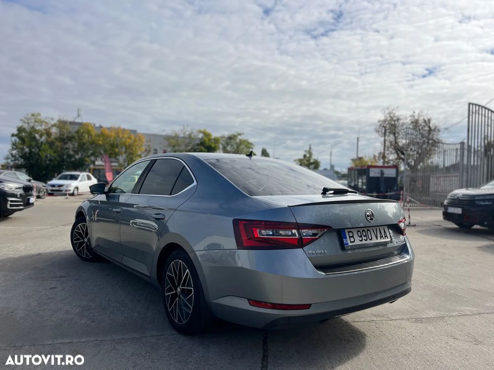 Skoda Superb 2.0 TDI Ambition - 4