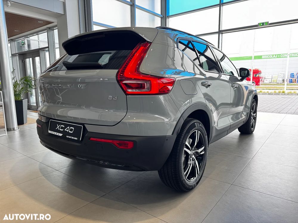 Volvo XC 40 B3 AT FWD MHEV Plus Dark - 5
