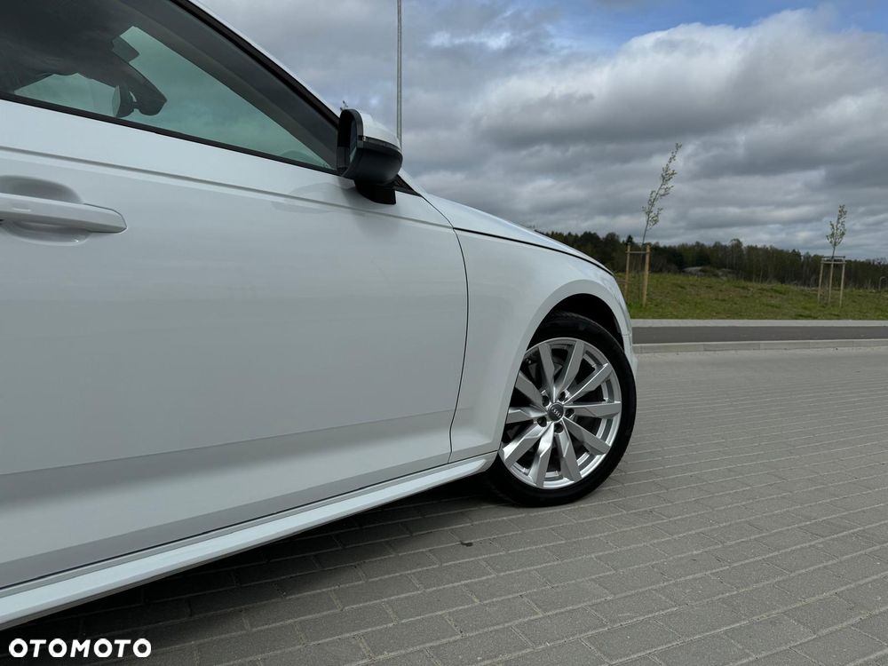 Audi A4 Limousine - 13