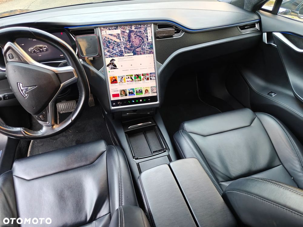 Tesla Model S - 11