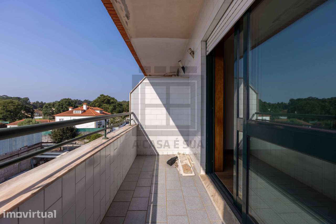 Excelente Apartamento T3 em Paços de Brandão, S.M. Feira - Grande imagem: 4/30