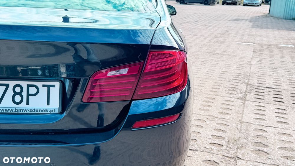BMW Seria 5 528i xDrive Sport-Aut Luxury Line - 10