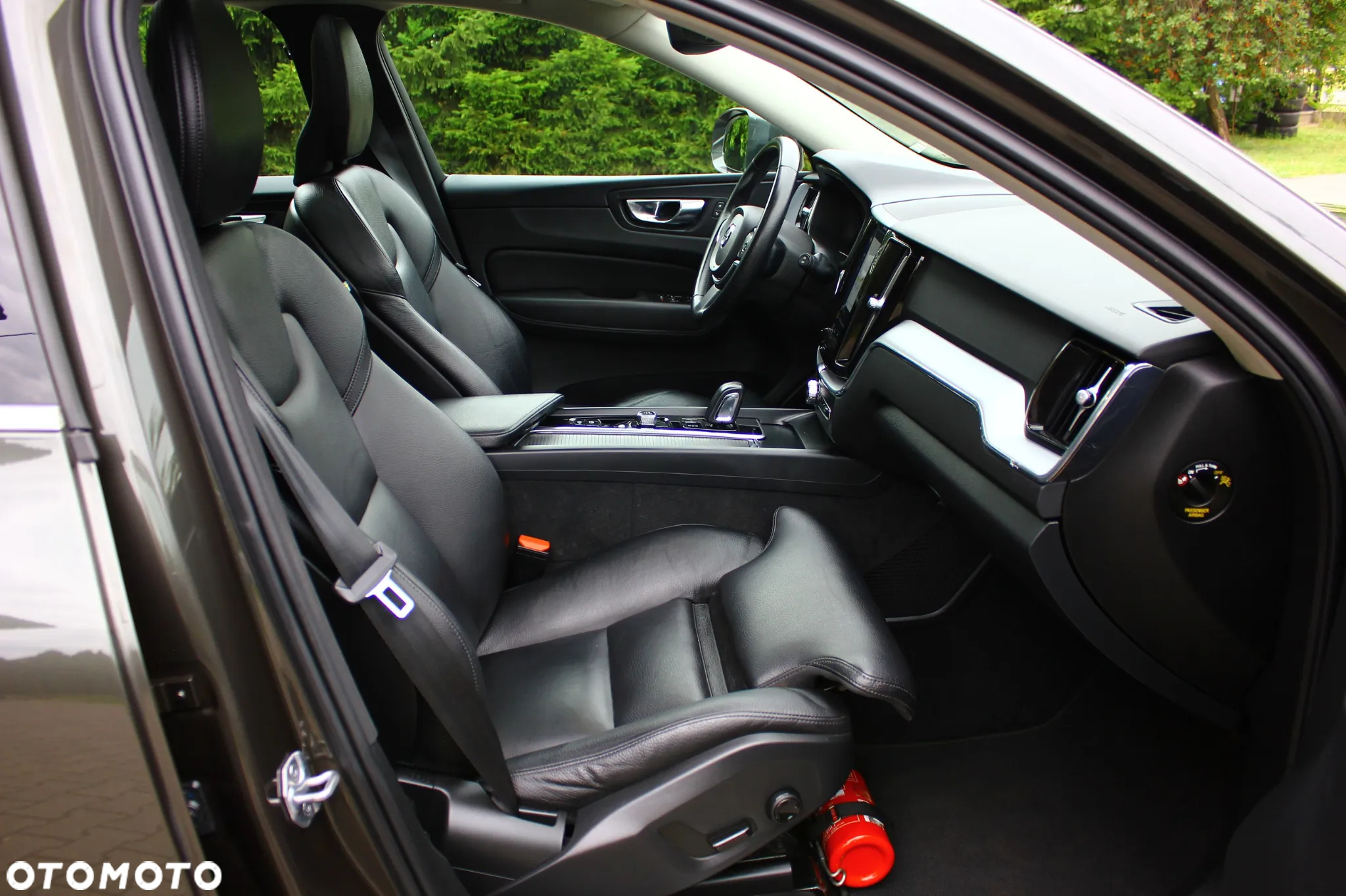 Volvo XC 60 T8 Twin Engine AWD Geartronic Momentum - 39