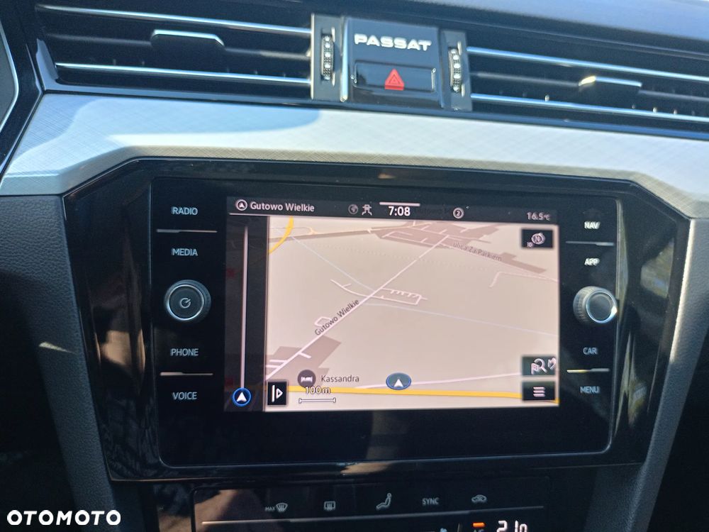 Volkswagen Passat 2.0 TDI SCR Comfortline DSG - 10