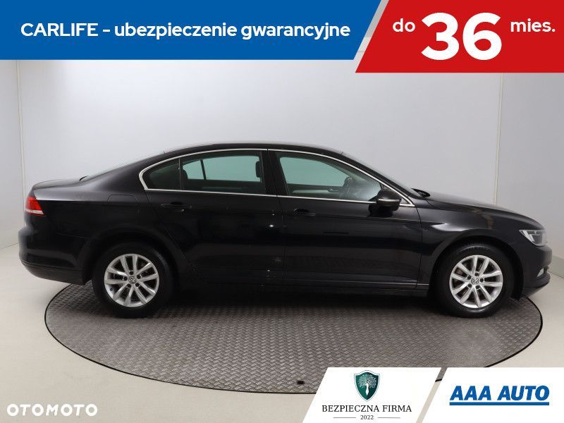 Volkswagen Passat - 8