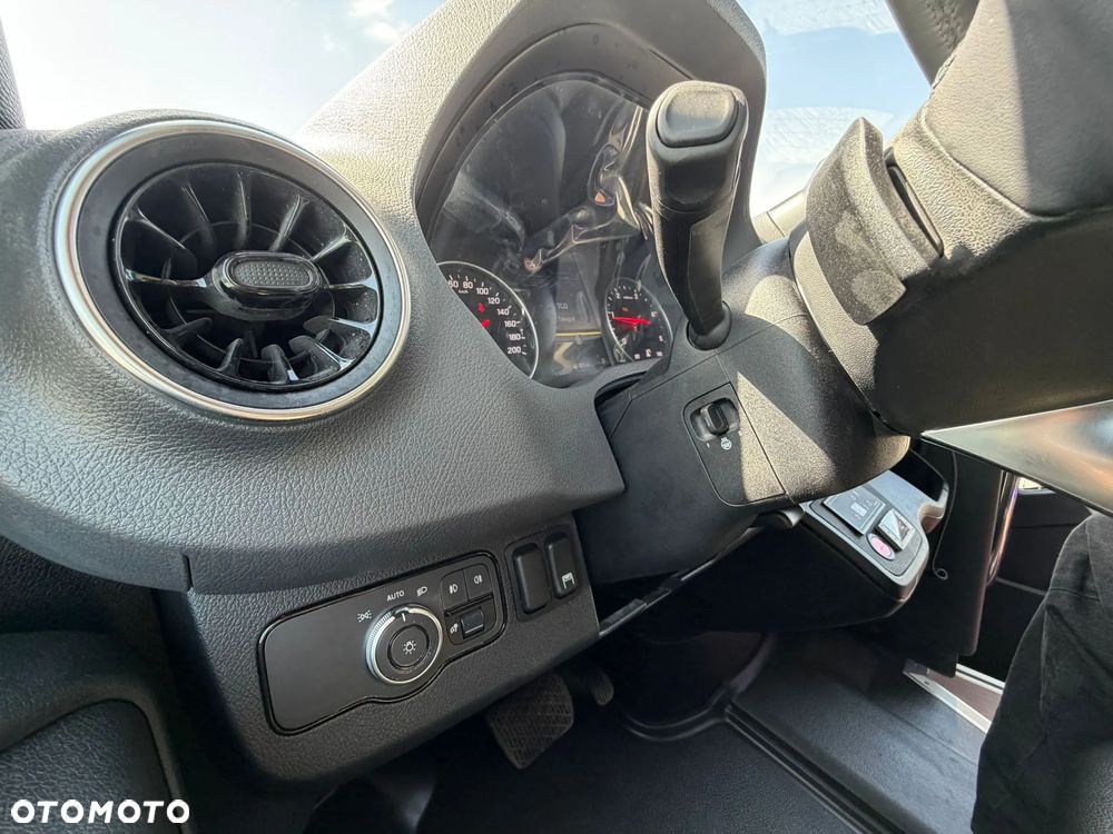 Mercedes-Benz Sprinter 519 - 21