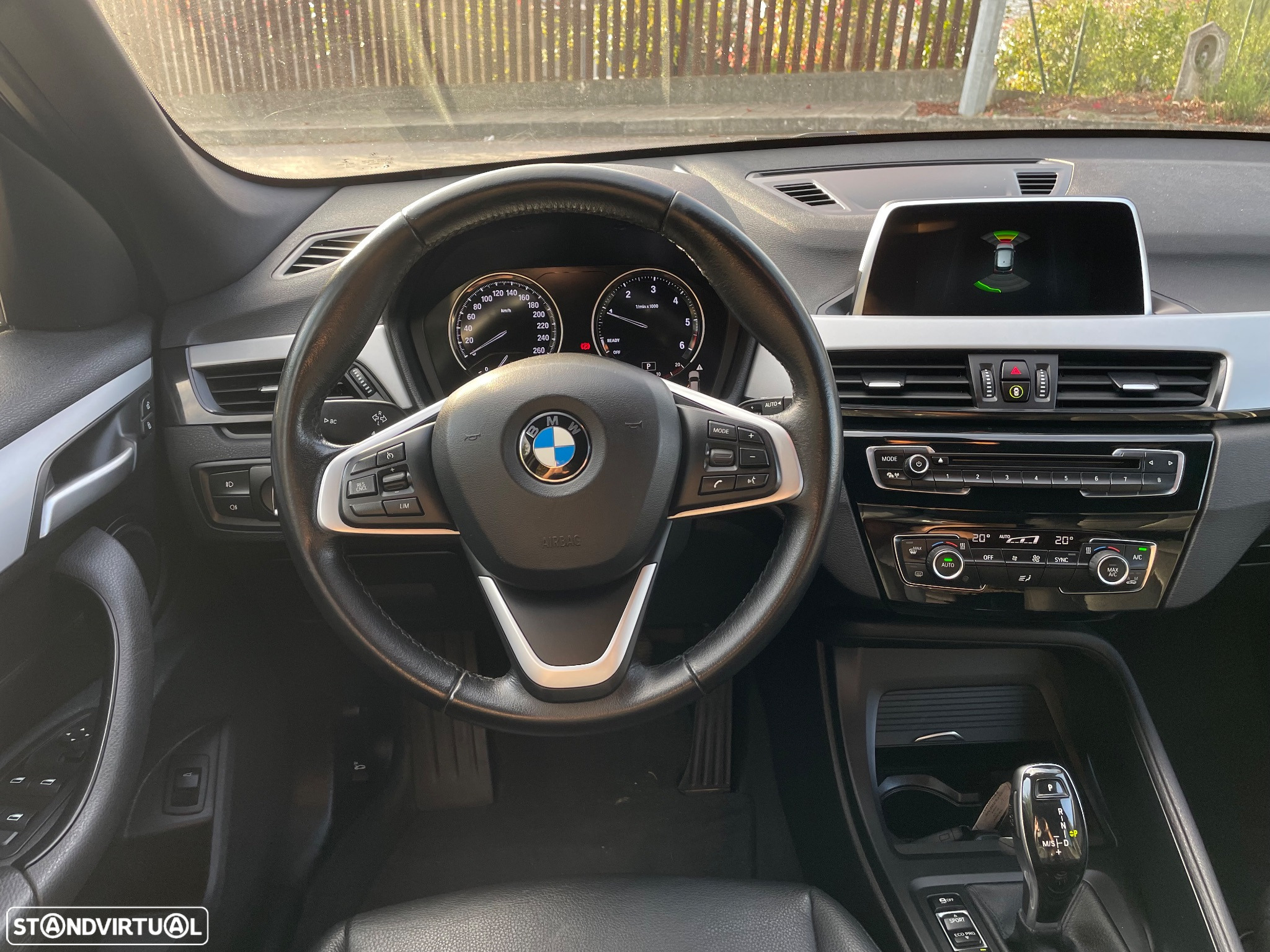 BMW X1 16 d sDrive Auto Line Sport - 24